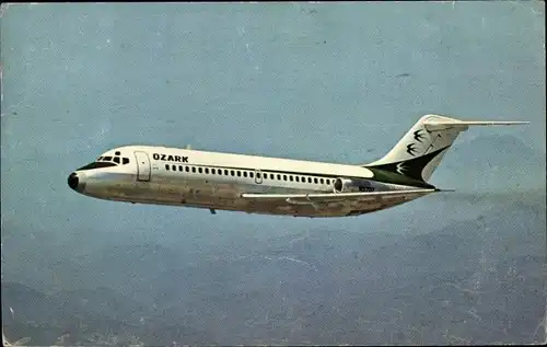 Ak US Amerikanisches Passagierflugzeug, Ozark, Douglas DC 9