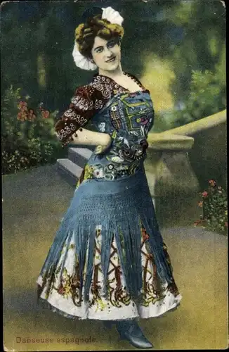 Ak Tanzende Frau, Spanische Tracht, Portrait