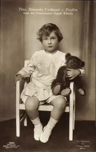 Ak Prinz Alexander Ferdinand, Sohn von August Wilhelm Prinz von Preußen, Portrait mit Teddy