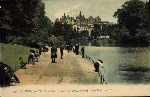 Ak London City England, St. James Park, Horse Guards, Kriegsministerium