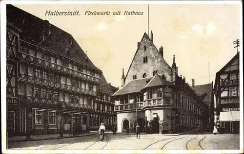 Ak Halberstadt am Harz, Fischmarkt mit Rathaus