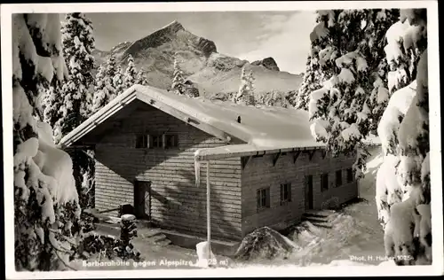 Ak Mittenwald in Oberbayern, Barbarahütte, Alpspitze, Winteransicht