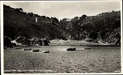 Ak Kanalinsel Guernsey, Strand vom Wasser aus gesehen, Bucht