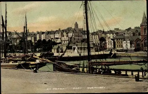 Ak St. Peter Port Guernsey Kanalinseln, Hafenpartie in der Stadt, Kirche