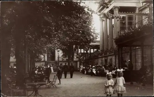 Foto Bad Pyrmont in Niedersachsen, Terrassenpartie, Gasthof