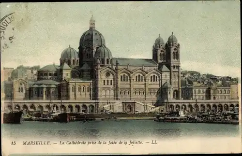 Ak Marseille Bouches du Rhône, Die Kathedrale vom Jetee de la Joliette aus aufgenommen