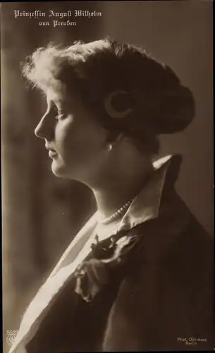 Ak Prinzessin August Wilhelm von Preußen, Alexandra Viktoria, Portrait, NPG 5523