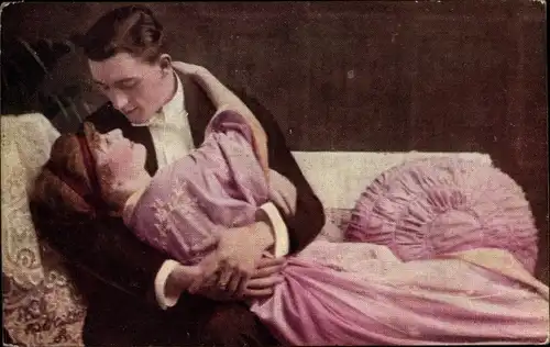 Ak Liebespaar, Frau in Armen ihres Mannes, Amor, Eros, Liebe