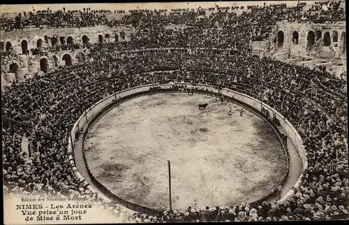 Ak Nimes, Les Arenes, Aufnahme an einem tödlichen Tag