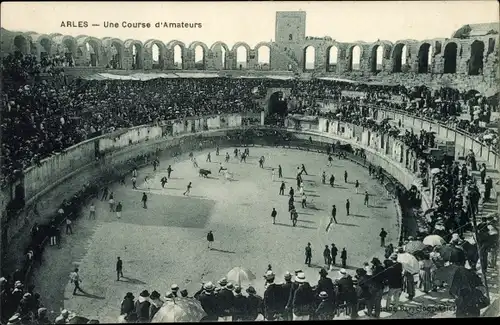 Ak Arles Bouches du Rhône, Les Arenes, Amateurrennen