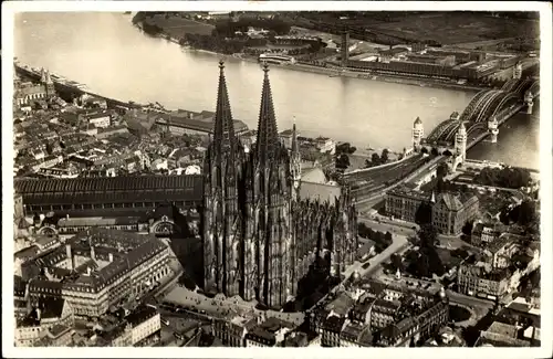 Ak Köln am Rhein, Fliegeraufnahme, Hauptbahnhof, Dom, Hohenzollernbrücke