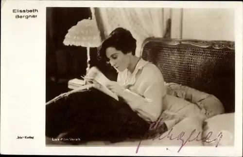 Ak Schauspielerin Elisabeth Bergner, Portrait, Autogramm-Stempel