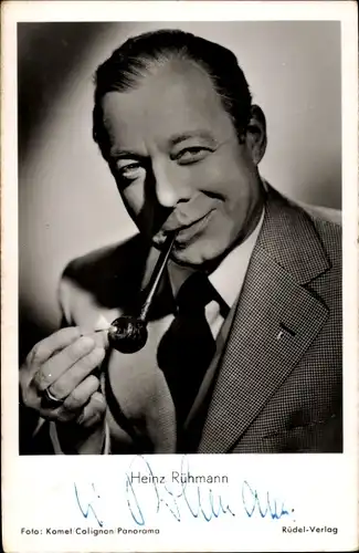 Ak Schauspieler Heinz Rühmann, Portrait, Pfeife, Streichholz, Autogramm