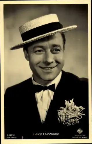 Ak Schauspieler Heinz Rühmann, Portrait, Hut, Fliege, Ross A 1691/1, Autogramm