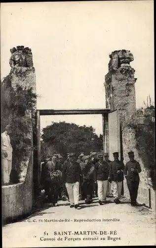 Ak Saint Martin de Ré Ile de Ré Charente-Maritime, Convoi de Forcats entrant au Bagne