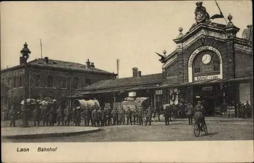 Ak Laon Aisne, Bahnhof, Soldaten