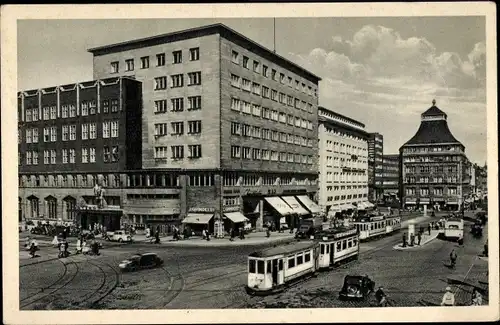 Ak Essen im Ruhrgebiet, Bahnhofsvorplatz, Häuser, Straßenbahnen