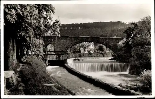 Ak Pforzheim im Schwarzwald, Brücke, Wasserfall, Panorama