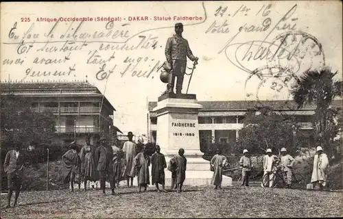 Ak Dakar Senegal, Faidherbe-Statue