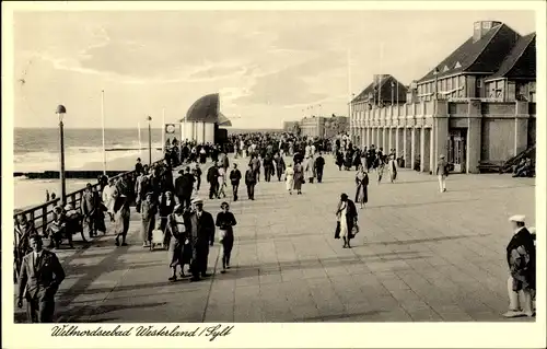 Ak Westerland auf Sylt, Promande, Passanten, Strand