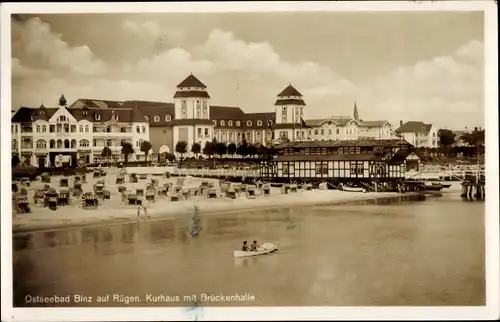 Ak Seebad Binz auf Rügen, Kurhaus, Brückenhalle, Strand, Ruderboot