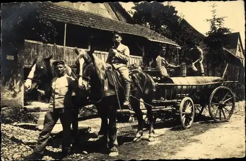 Foto Ak Deutsche Soldaten in Uniformen, I WK
