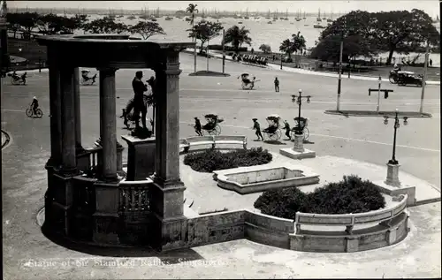 Ak Singapur, Statue of Sir Stamford Raffles, Denkmal, Rikschas