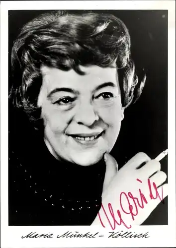 Ak Schauspielerin Maria Munkel-Kolisch, Portrait, Autogramm, Zigarette