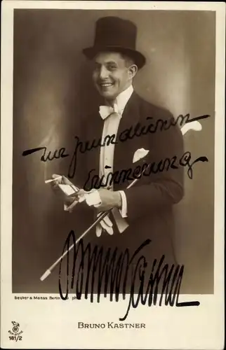 Ak Schauspieler Bruno Kastner, Portrait, Zigaretten, Gehstock, Hut, Autogramm