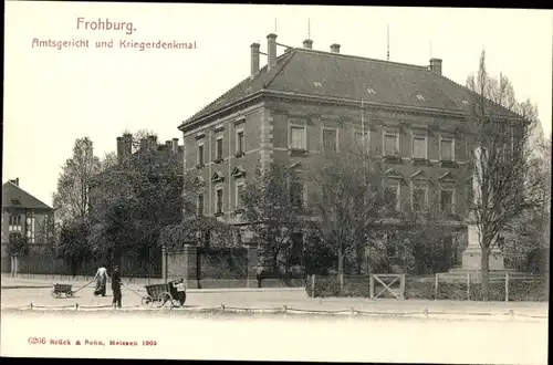 Ak Frohburg in Sachsen, Amtsgericht, Kriegerdenkmal