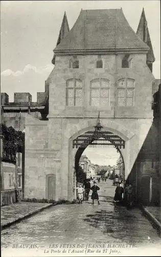 Ak Beauvais Oise, les Fetes de Jeanne Hachette, La Porte de l'Assaut, Rue du 27 Juin