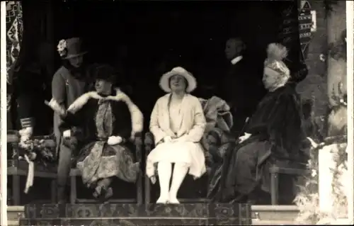 Foto Ak Niederlande, Königsfamilie, Königin, Prinzessin Juliana