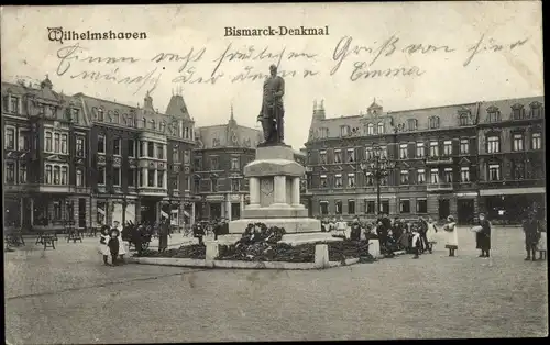 Ak Wilhelmshaven an der Nordsee, Bismarck-Denkmal, Passanten