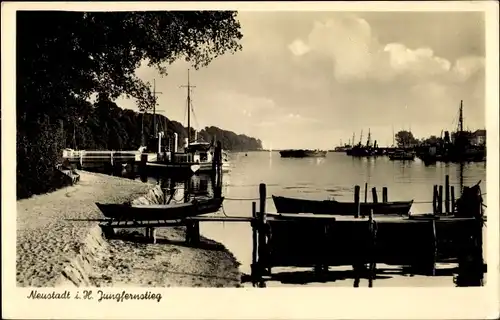 Ak Neustadt in Holstein, Jungfernstieg, Boote