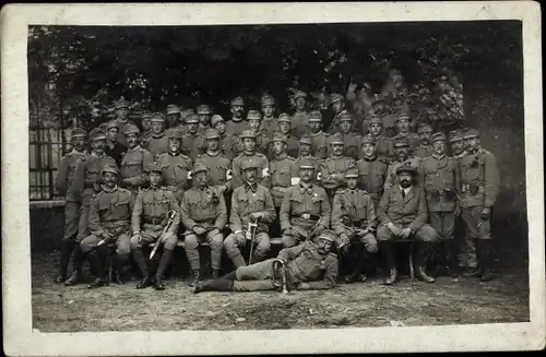 Foto Ak Bozen Bolzano Südtirol, KuK Soldaten in Uniformen, Sanitäter, Signalhorn