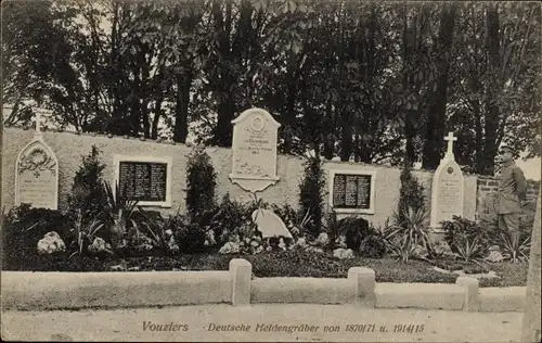 Ak Vouziers Ardennes, Deutsche Heldengräber