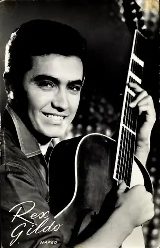 Ak Schlagersänger und Schauspieler Rex Gildo, Gitarre