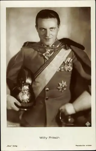 Ak Schauspieler Willy Fritsch, Portrait, Uniform, Filmkostüm, Autogramm