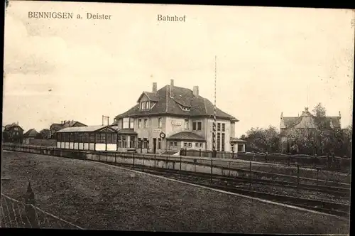 Ak Bennigsen Springe am Deister, Bahnhof Gleisseite