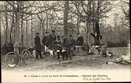 Ak Wald von Fontainebleau Seine et Marne, Jagd, Piqueurs-Mittagessen