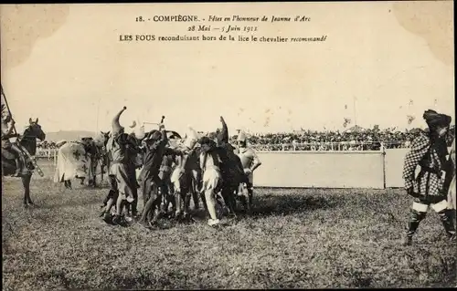 Ak Compiègne Oise, Fest zu Ehren von Jeanne d'Arc, verrückte Leute