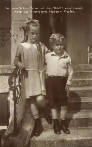 Ak Prinzessin Victoria Marina, Prinz Wilhelm Victor Freund, Kinder des Prinzen Adalbert von Preußen