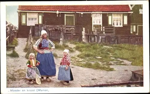 Ak Marken Nordholland, moeder en kroost, Trachten