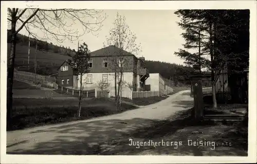 Foto Ak Geising Altenberg Erzgebirge, Jugendherberge, Straßenseite