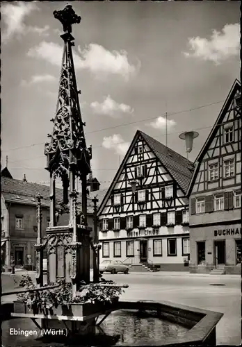 Ak Ebingen Albstadt in Württemberg, Fachwerkhäuser, Brunnen, Buchhandlung, Auto