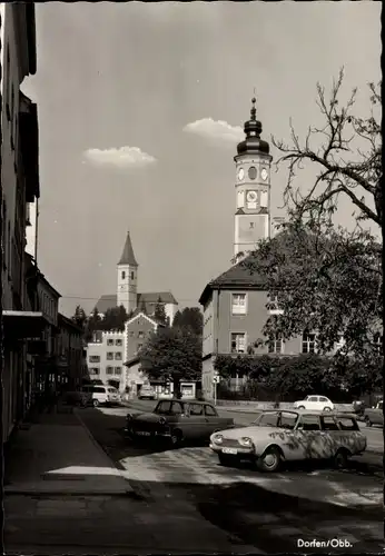 Ak Dorfen in Oberbayern, Teilansicht, Kirche, Autos