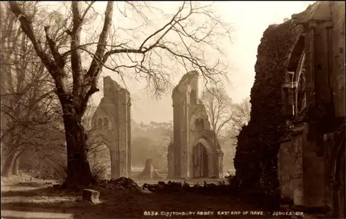 Ak Glastonbury South West England, Glastonbury Abbey, East end of Nave
