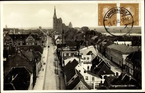 Ak Tangermünde an der Elbe, Blick auf die Langestraße