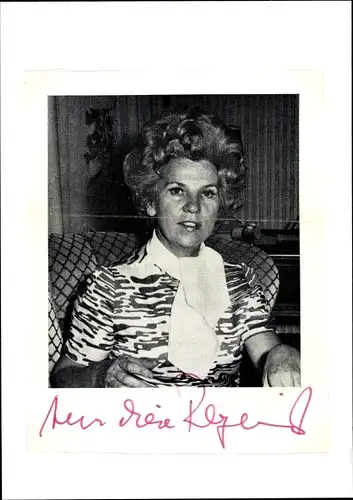 Autogrammkarte Moderatorin Anneliese Fleyenschmidt, Portrait, Autogramm