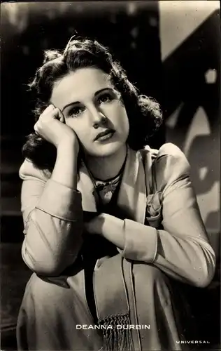 Ak Schauspielerin Deanna Durbin, Portrait